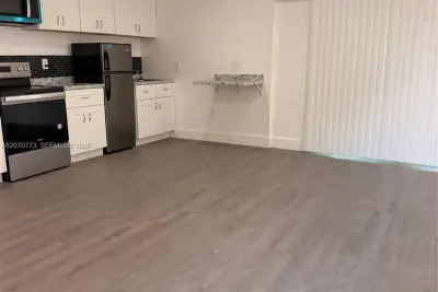 165 SW 5th Ct #2, Deerfield Beach: photo 1 of 10