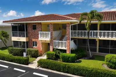 2121 NE 68th St #201, Fort Lauderdale: photo 1 of 18