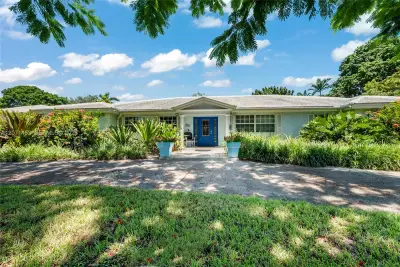 5455 SW 88th St, Miami: photo 1 of 26