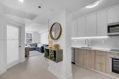 100 Lincoln Rd #539, Miami Beach: photo 1 of 29