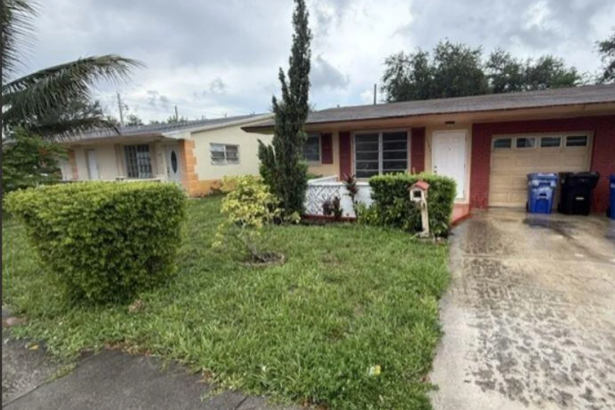 16980 N Miami Ave, North Miami Beach: photo 1 of 12