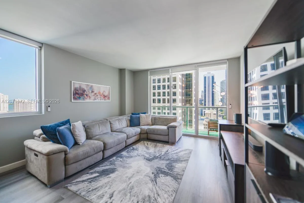 55 SE 6th St #2110, Miami: photo 1 of 15