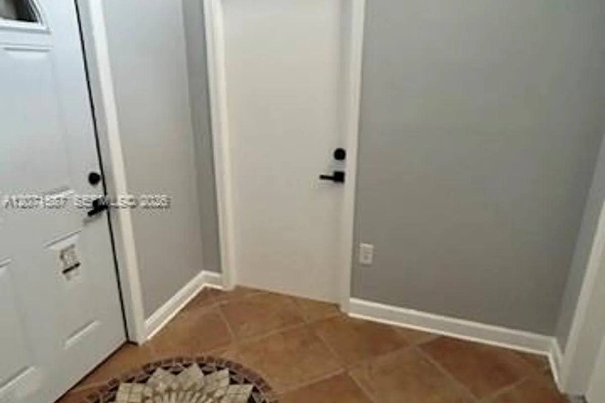 12991 NW 9th Ln #300, Miami: photo 1 of 2
