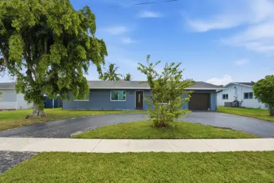 1000 W River Dr, Margate: photo 1 of 50
