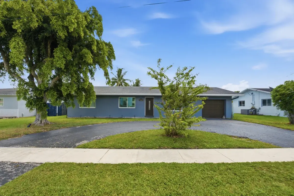 1000 W River Dr, Margate: photo 1 of 50