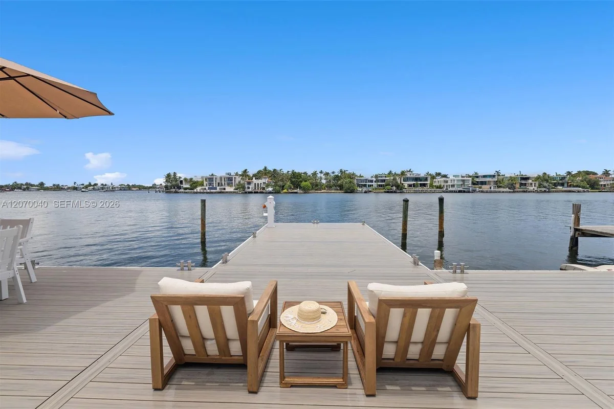257 N Coconut Ln, Miami Beach: photo 1 of 47