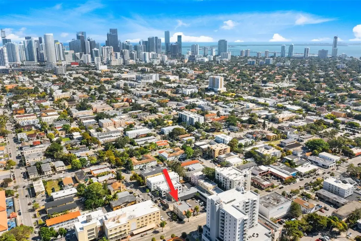 403 SW 12th Ave, Miami: photo 1 of 27