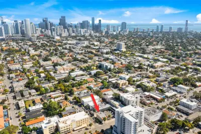 403 SW 12th Ave, Miami: photo 1 of 27