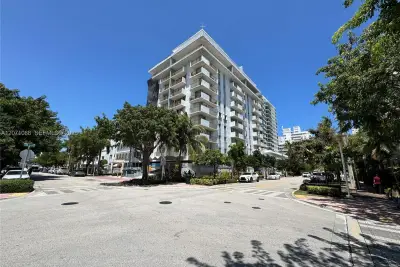 245 18th St #301, Miami Beach: photo 1 of 14