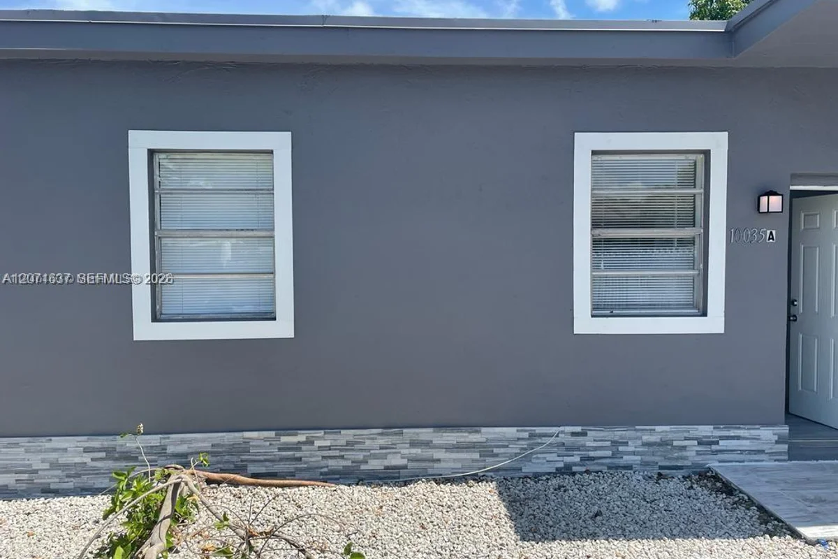 170 Ter 10035 #B, Miami: photo 1 of 20