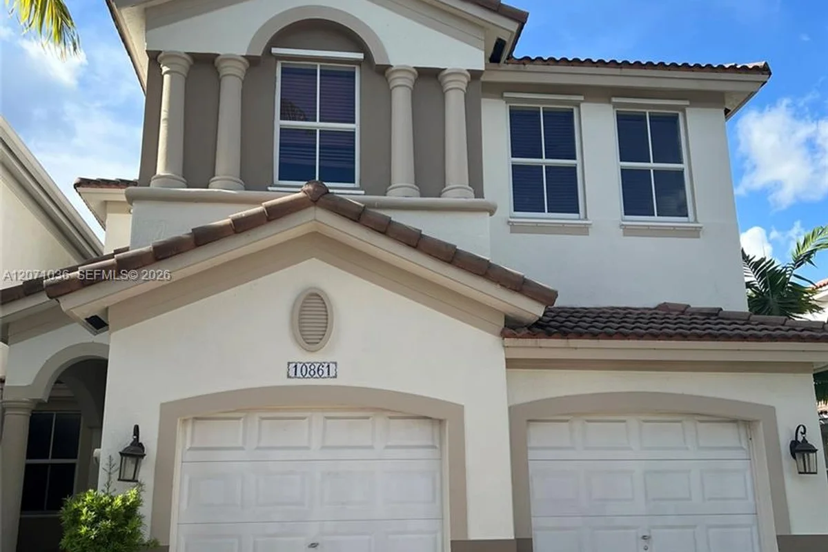 10861 NW 85th Ter, Doral: photo 1 of 12