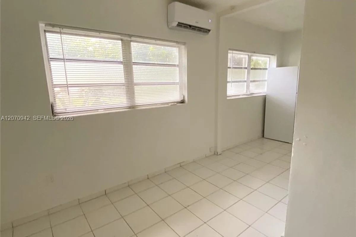 2612 Johnson St #13, Hollywood: photo 1 of 15