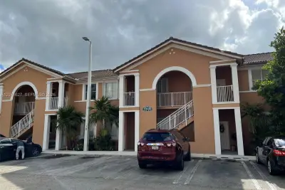 17630 NW 73rd Ave #203-4, Hialeah: photo 1 of 12