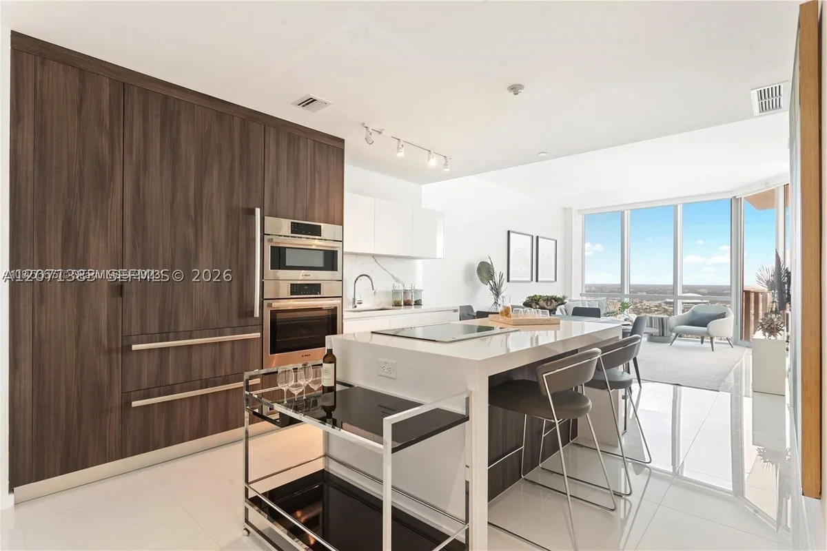 851 NE 1st Ave #4106, Miami: photo 1 of 27