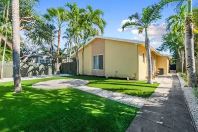 1428 NE 2nd Ave #1, Fort Lauderdale: photo 1 of 31