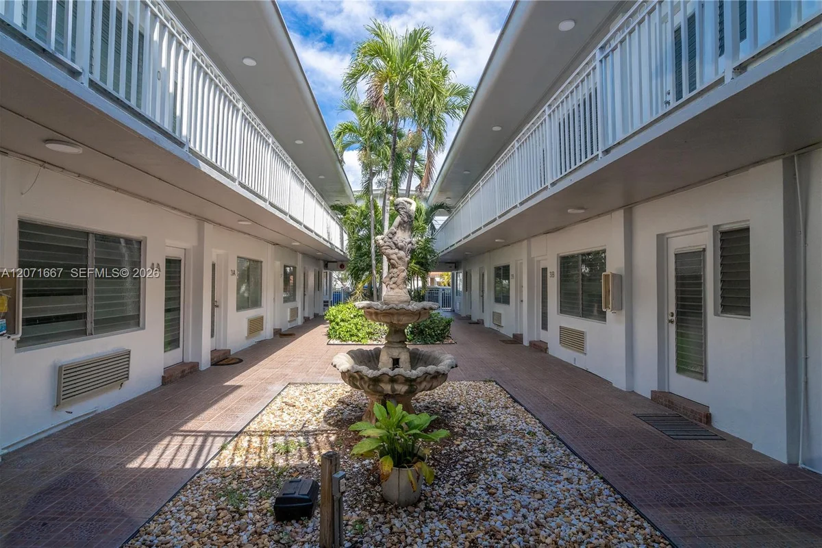 7640 Carlyle Ave #7A, Miami Beach: photo 1 of 19