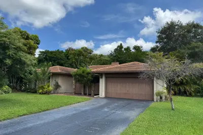 11287 Woodchuck Ln, Boca Raton: photo 1 of 8