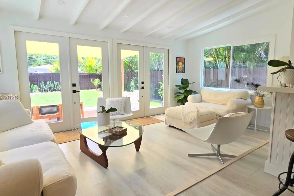 712 SW 9th St #1, Fort Lauderdale: photo 1 of 23