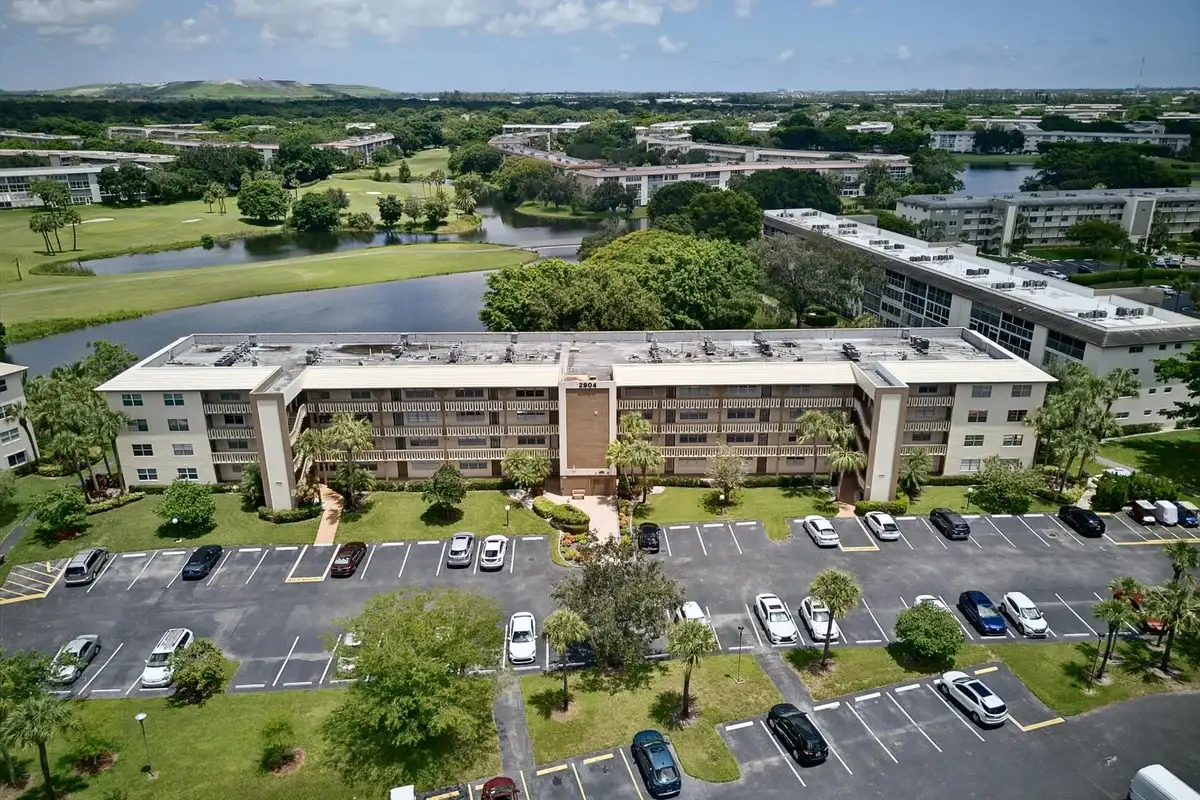 Condo in Coconut Creek: photo 1 of 49