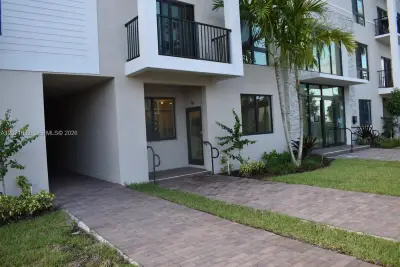 4640 NW 84 #16, Doral: photo 1 of 52