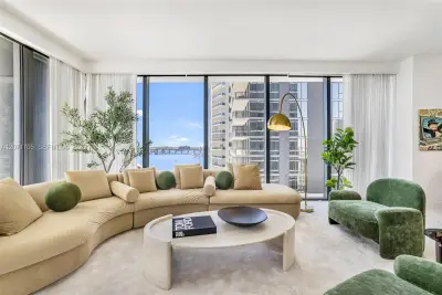 700 NE 24th St #1107, Miami: photo 1 of 99