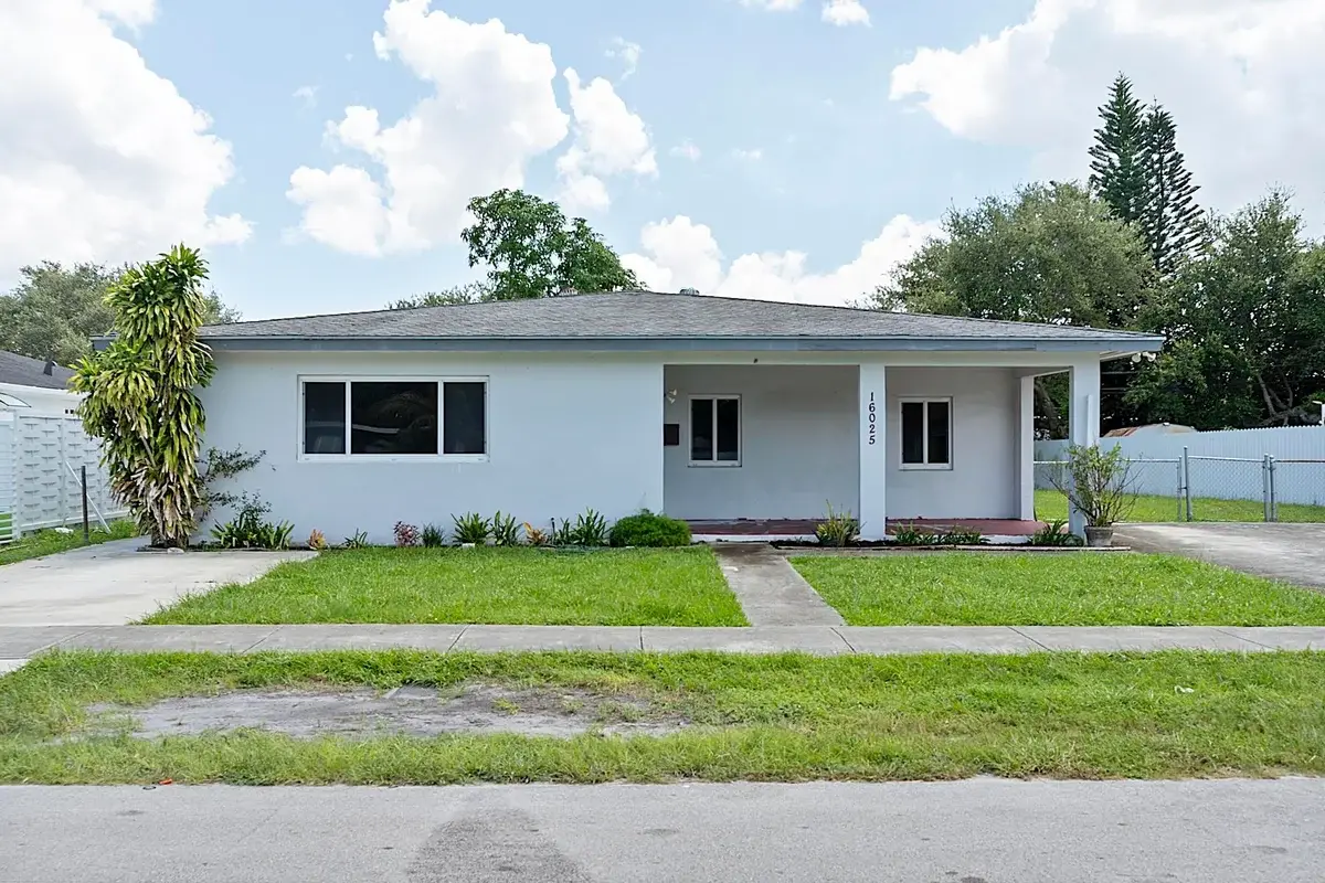16025 NW 20th Ave, Miami Gardens: photo 1 of 46