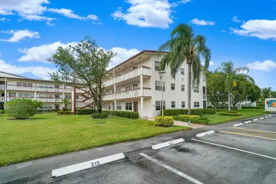 224 Fanshaw F, Boca Raton: photo 1 of 19