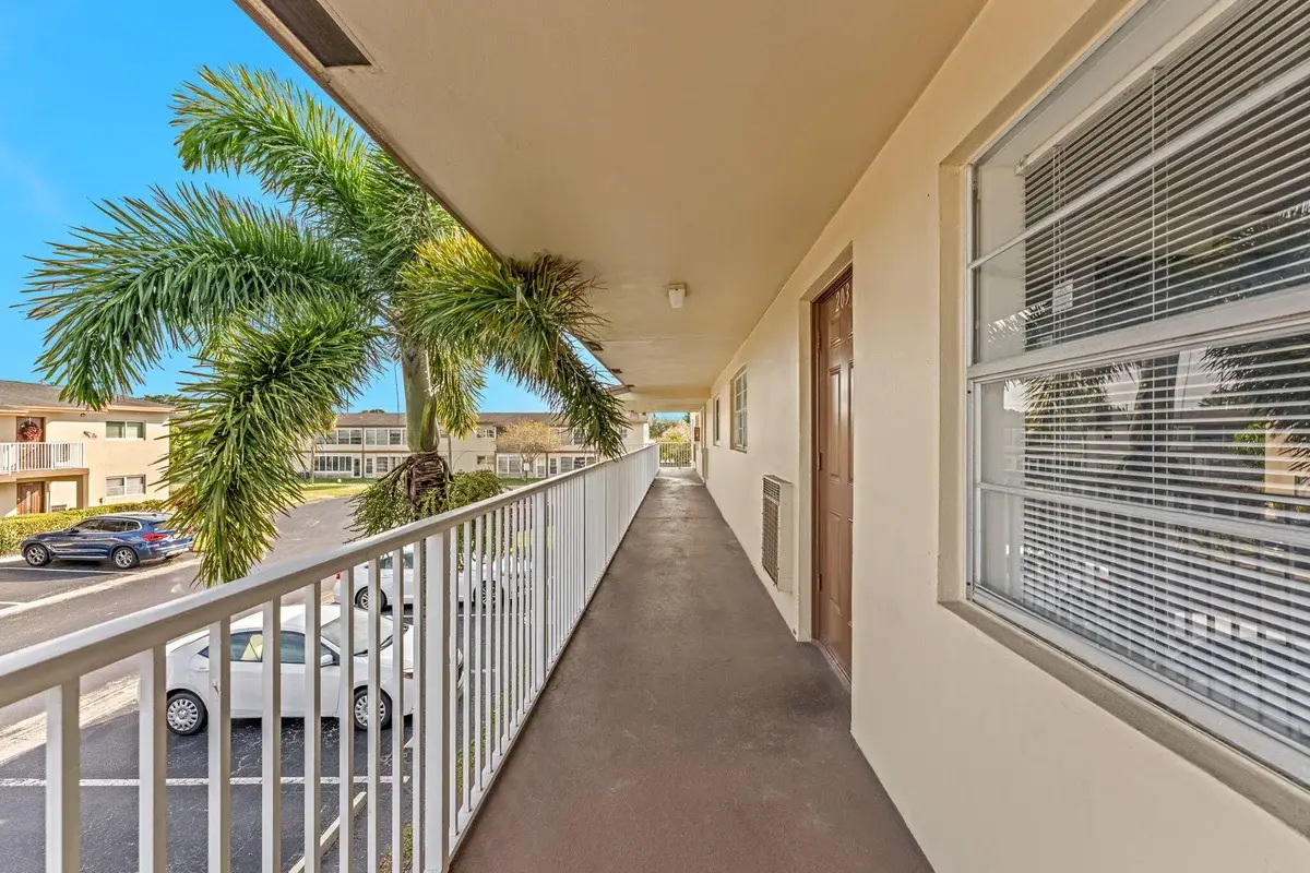 601 NW 78th Ter #203, Margate: photo 1 of 23