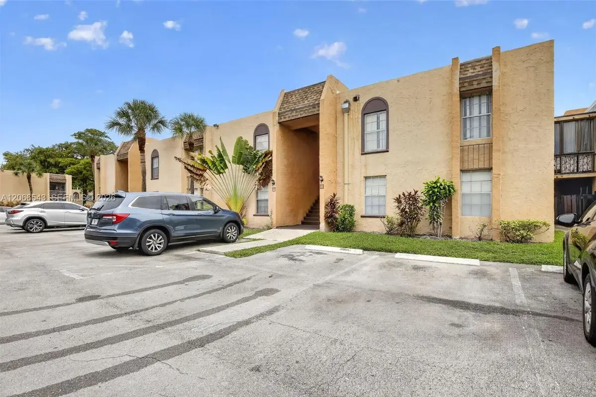 4241 NW 19th St #172, Lauderhill: photo 1 of 24