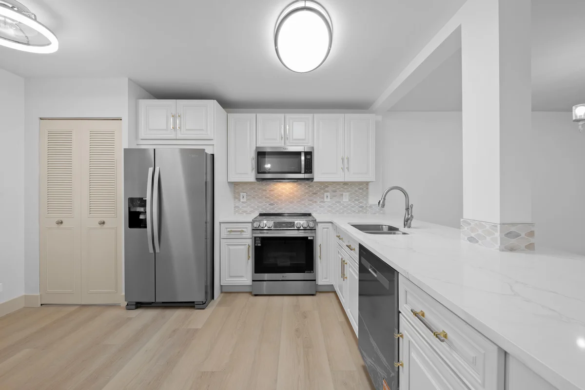 370 NW 76th Ave #204, Margate: photo 1 of 18