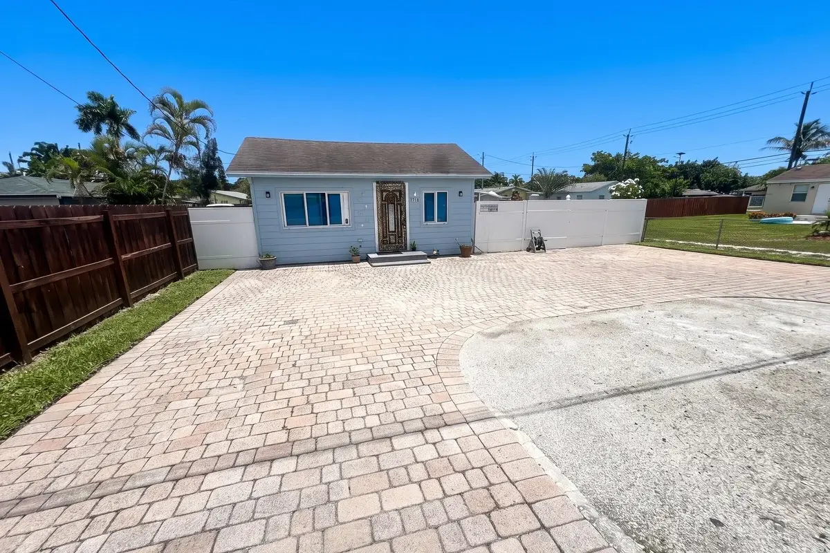 3718 Coconut Rd #A, Palm Springs: photo 1 of 19