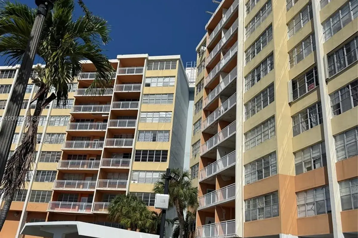 2025 NE 164th St #707, North Miami Beach: photo 1 of 17