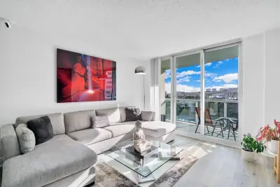 19380 Collins Ave #523, Sunny Isles Beach: photo 1 of 32