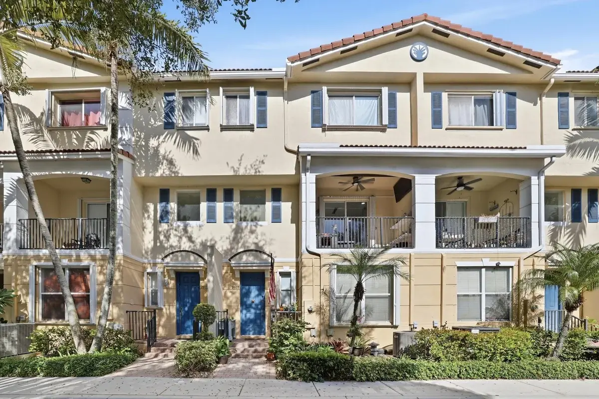 2905 S Greenleaf Cir, Boynton Beach: photo 1 of 38