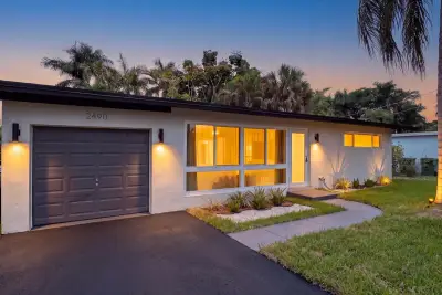 2490 Andros Ln, Fort Lauderdale: photo 1 of 30