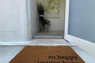 9635 SW 16th St, Miami: photo 1 of 9