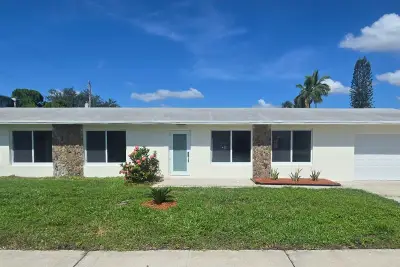 303 SW 33rd Ter, Deerfield Beach: photo 1 of 11