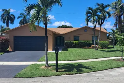 9321 NW 43rd Manor S, Sunrise: photo 1 of 28