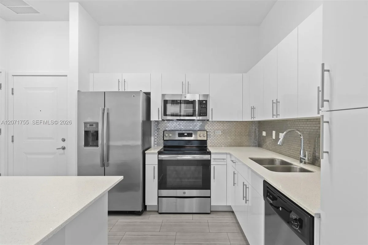 1776 Polk St #803, Hollywood: photo 1 of 20