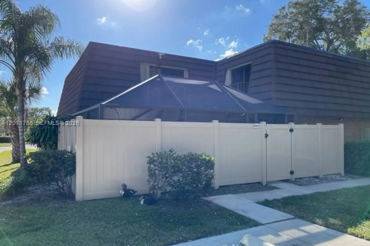 6902 69th Way, West Palm Beach: photo 1 of 18