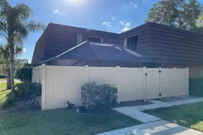 6902 69th Way, West Palm Beach: photo 1 of 18