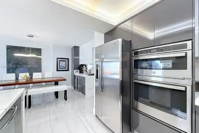 6900 Bay Dr #11G, Miami Beach: photo 1 of 40