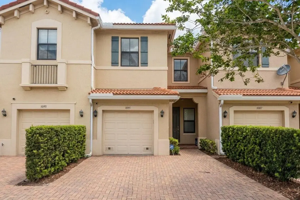 1091 NW 33rd St, Pompano Beach: photo 1 of 21