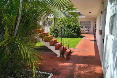 1825 Cleveland St #2, Hollywood: photo 1 of 11