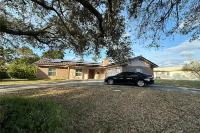 8203 NW 37th St, Coral Springs: photo 1 of 22