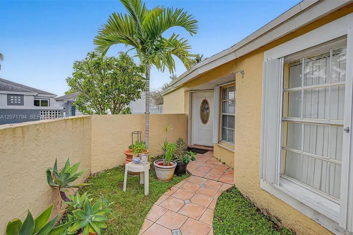 14963 SW 74th Ter, Miami: photo 1 of 24