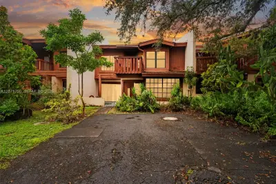 14755 SW 74th Ln, Miami: photo 1 of 48