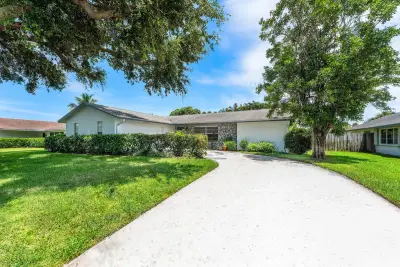 11592 Ficus St, Palm Beach Gardens: photo 1 of 43