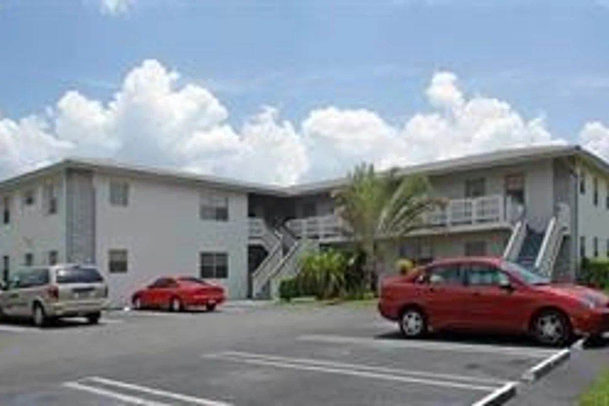 8502 NW 35th St #6, Coral Springs: photo 1 of 5