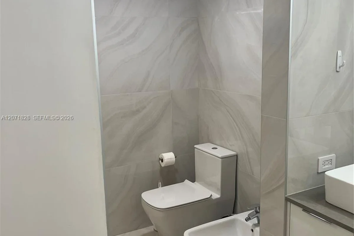 20191 E Country Club Dr #503, Aventura: photo 1 of 28